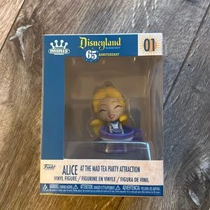 Funko Minis 65th Anniversary Alice at the Mad Tea Party Attraction #01
